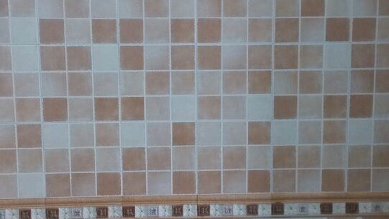 农村自建房的瓷砖验收，首先要关注瓷砖的质量。瓷砖的质量标准主要包括以下几个方面：